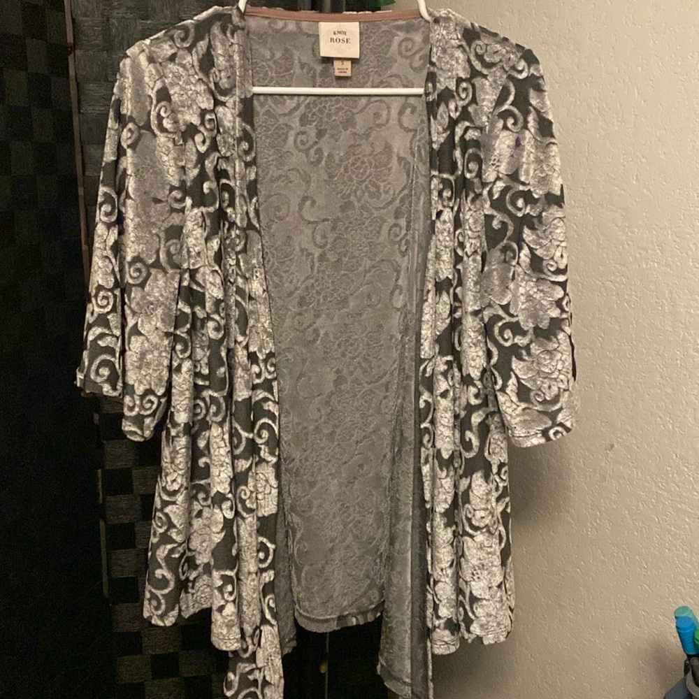 Knox Rose velvet burnout kimono